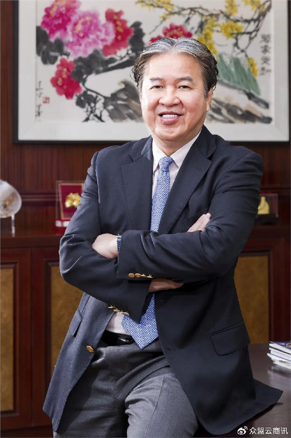 跨越时间长河，重逢传奇人物伯恩光学杨建文